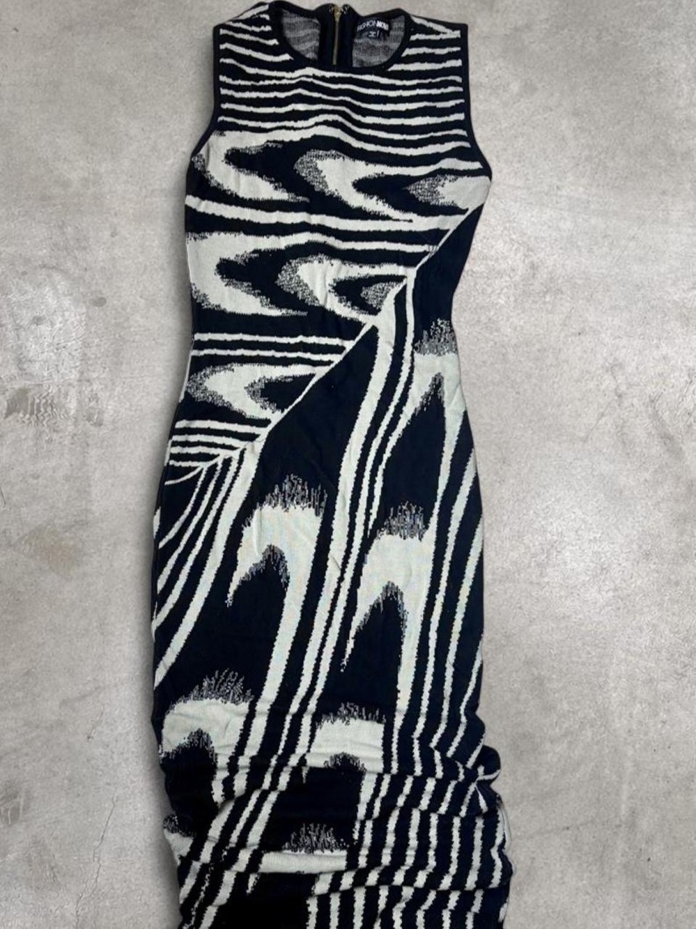 Fashion Nova Kira Sweater Maxi Dress in Black/White Abstract